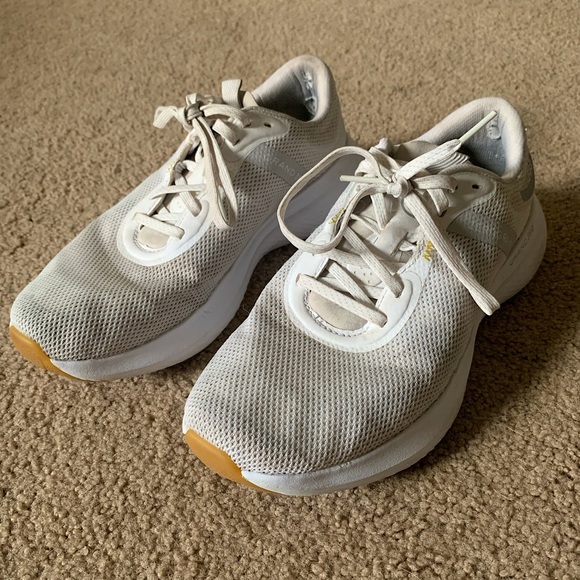 Cole Haan Women's Zerogrand Outpace Runner Ii Running Shoe - White Mesh - 6.5B - Picture 2 of 11